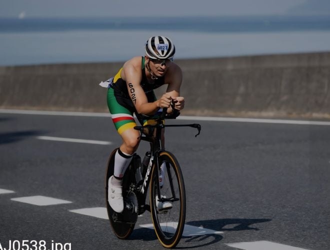 Damian Gomez defies the odds with 11th-place finish at the World Triathlon Championships