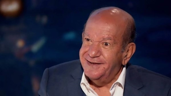 طه الدسوقي يطلب الدعاء لـ لطفي لبيب بعد وعكته الصحية