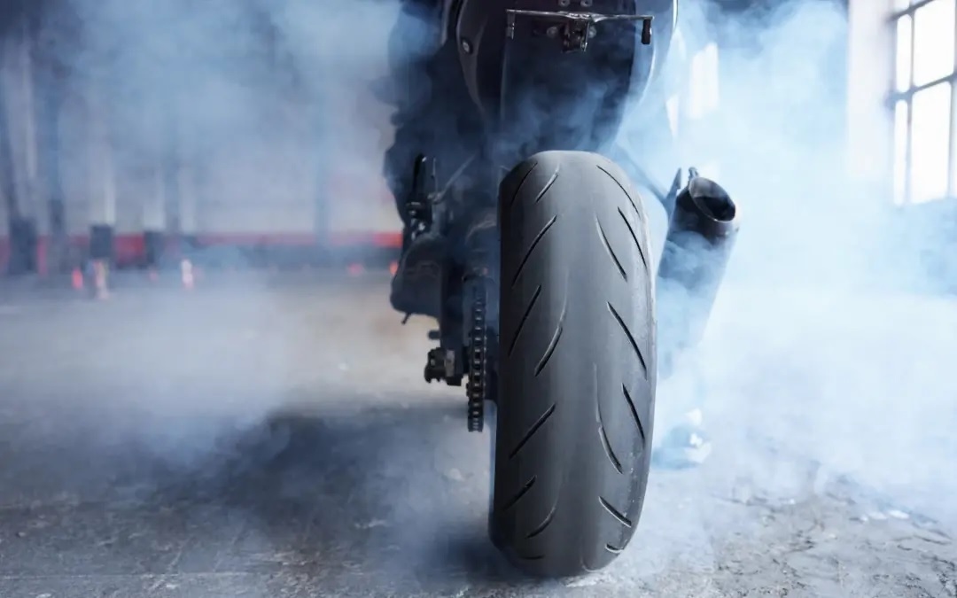 Motorcycle tyre safety: how lack of awareness increases accident risk