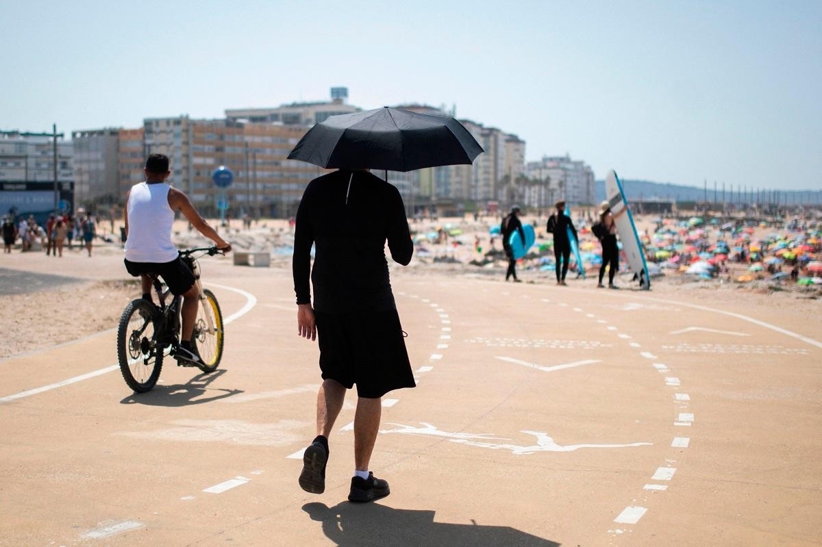 Ambulances on stand-by as southern Europe heatwave intensifies