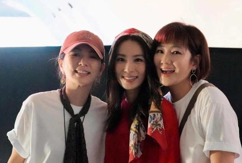 S.H.E reunites in spirit for Hebe Tien's intimate concert tour