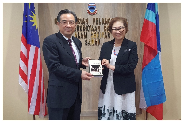 Consul General calls on Liew