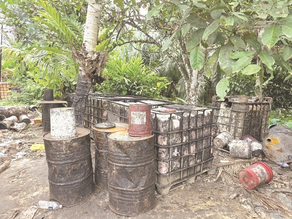 Palm oil worth RM2.9 million seized in Sandakan, 4 held