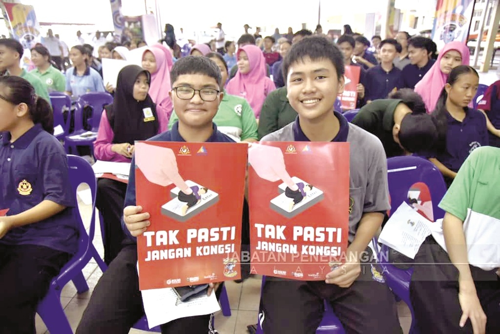 Students share tips for staying safe on internet