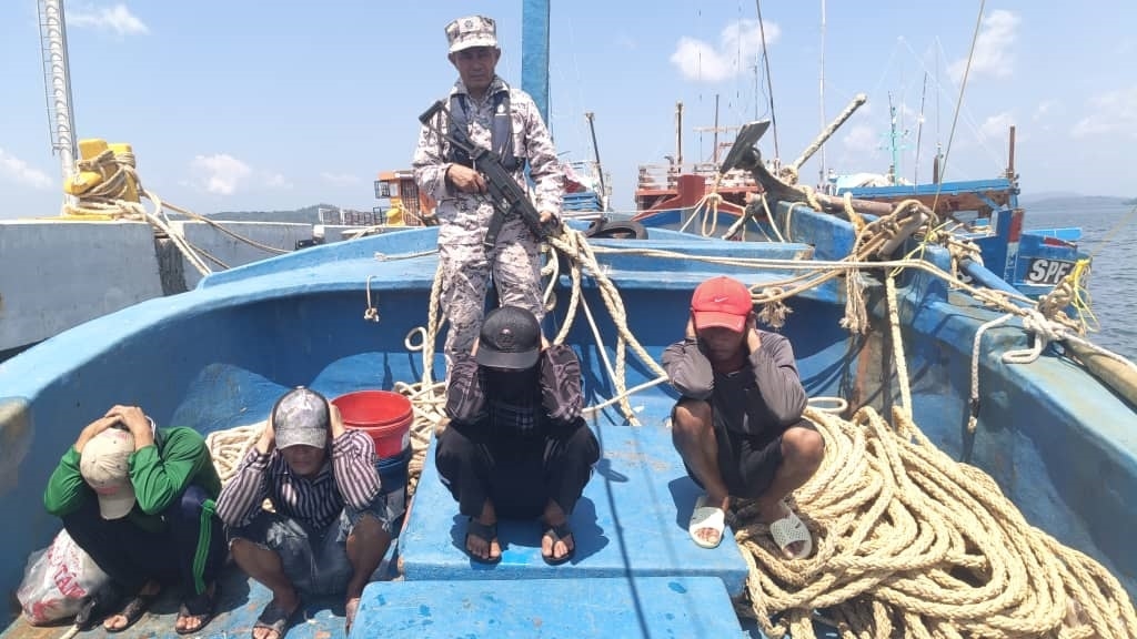 Illegal fishing: Malaysian Maritime Enforcement Agency nabs five Vietnamese