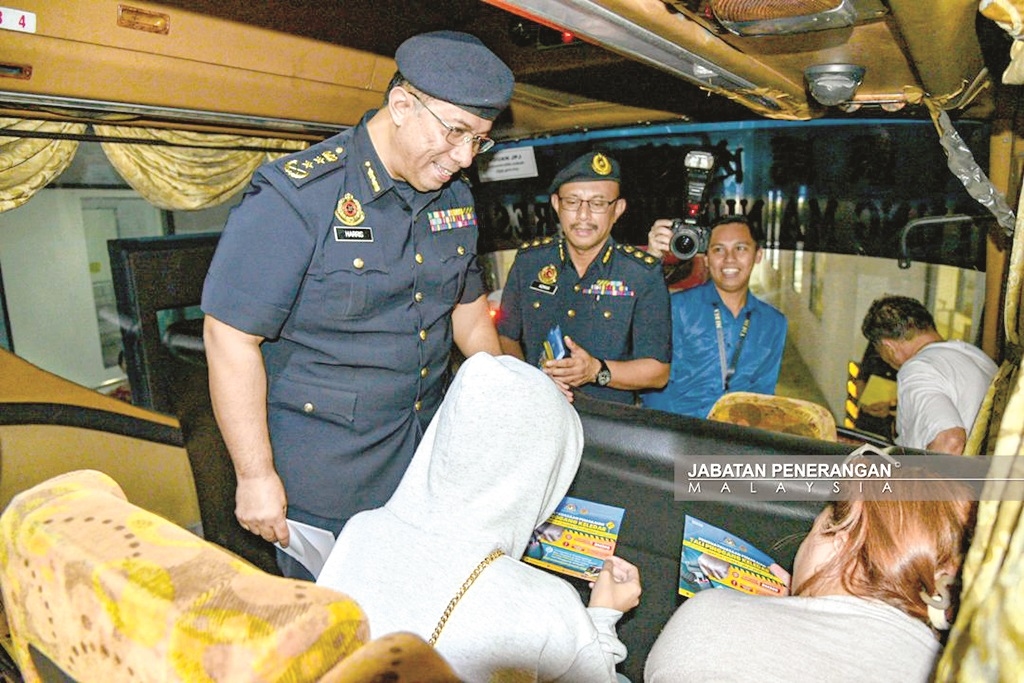 Seat belt rule on buses takes effect