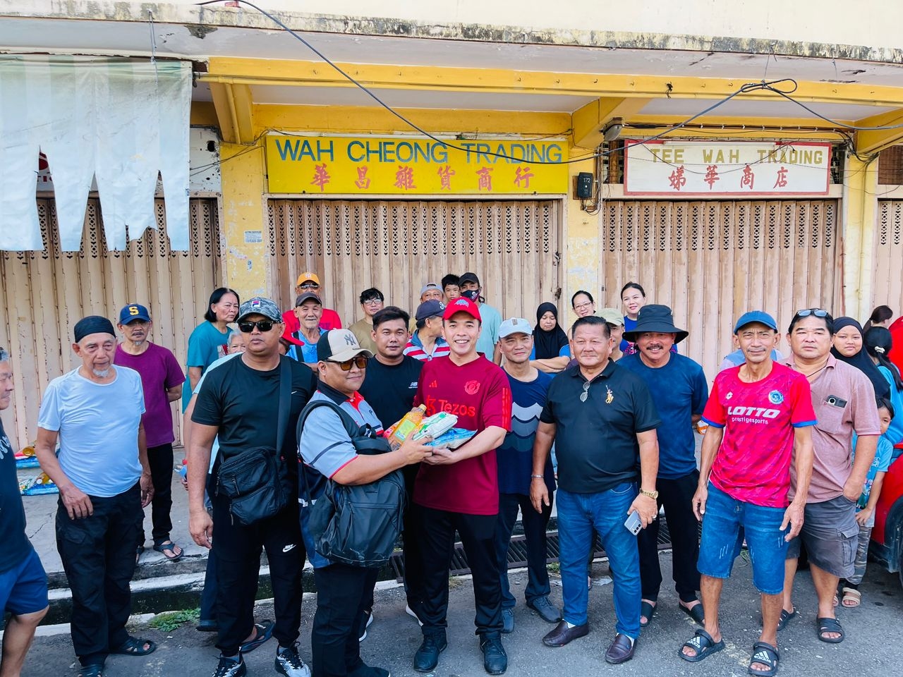 Gagasan Rakyat Tanjung Aru brings relief to flat residents in weekly food aid