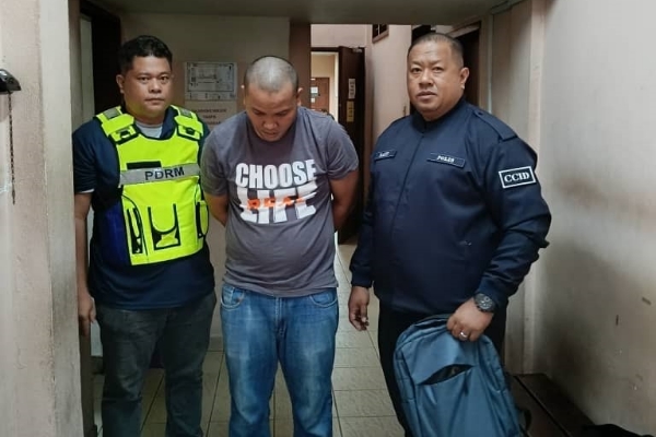 Criminal Breach of Trust: Sales assistant gets jail, rotan