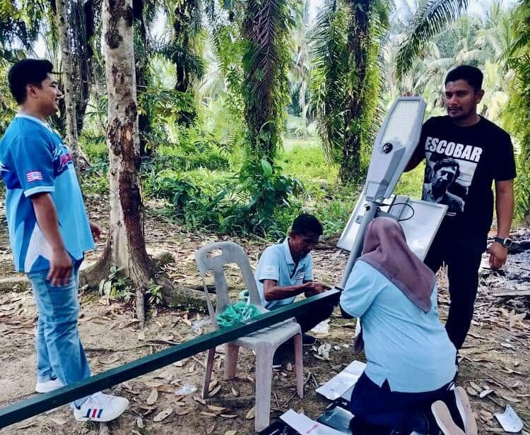300 solar streetlights for Merotai villages