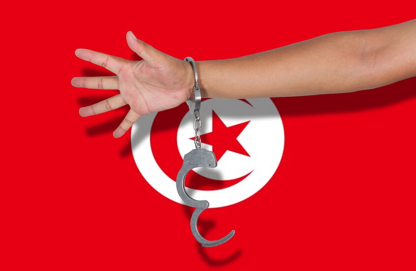 جريمة مروعة.. تونسي يقتلع عيني زوجته 'قربانا' لكنز مزعوم