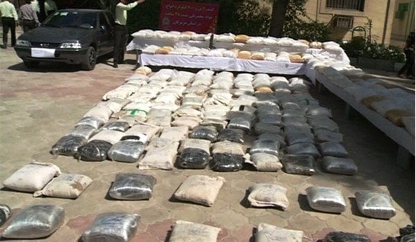 7 قضايا.. مداهمات أمنية متتالية ضد أباطرة «الكيف» والسلاح بدمياط وأسوان