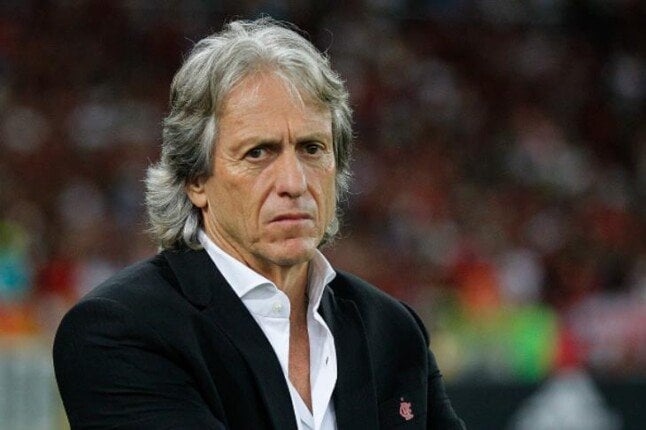 مدرب الهلال السابق يقترب من تدريب النصر