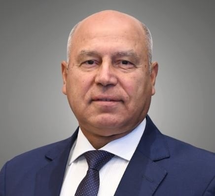 «الوزير» يستعرض التعديلات الجديدة بالبرنامج الوطني لتنمية صناعة السيارات