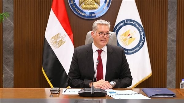 وزير البترول يتابع آخر تداعيات حادث البارج البحري «أدمارين 12»