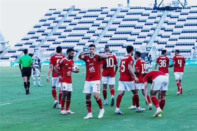 باللون الأسود.. الأهلي يكشف عن قميصه البديل في الموسم الجديد «صورة»