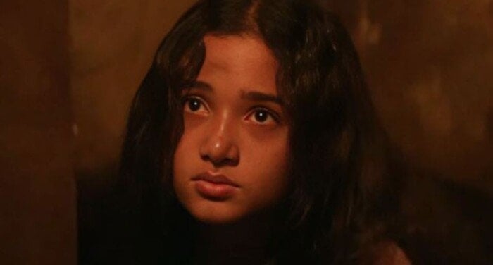 ابنة كريم محمود عبد العزيز تخطف الأنظار بعد ظهورها في مسلسل مملكة الحرير