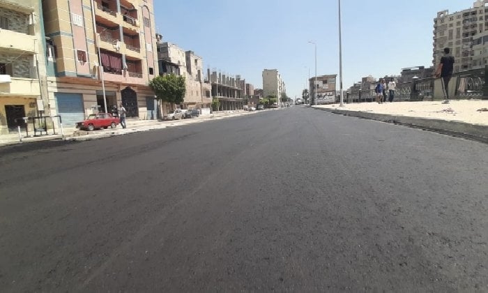 لتحقيق السيولة المرورية.. استكمال رصف طريق الكورنيش بدمنهور بتكلفة 25 مليون جنيه