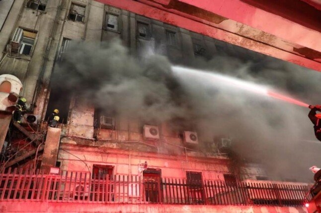 استمرار عمليات التبريد والسيطرة على حريق سنترال رمسيس بعد ظهور النيران