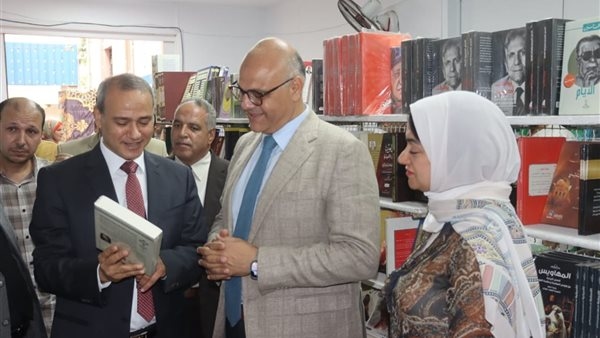 محافظ القليوبية يفتتح فرع دار المعارف ببنها لدعم الثقافة بأسعار مخفضة