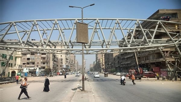 الانتهاء من تركيب كوبري المشاة الجديد بمحور العصار بشبرا الخيمة