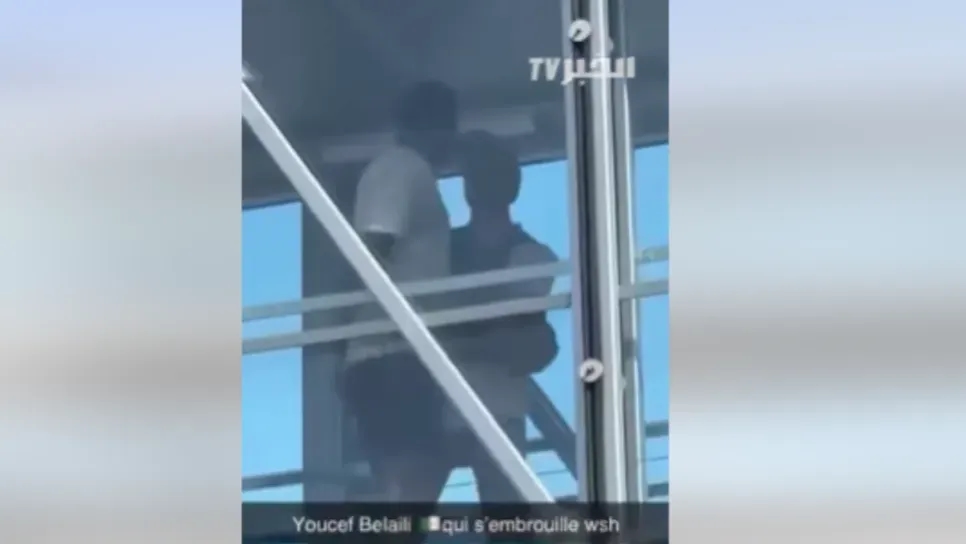 اعتقال بلايلي في مطار باريس (فيديو)