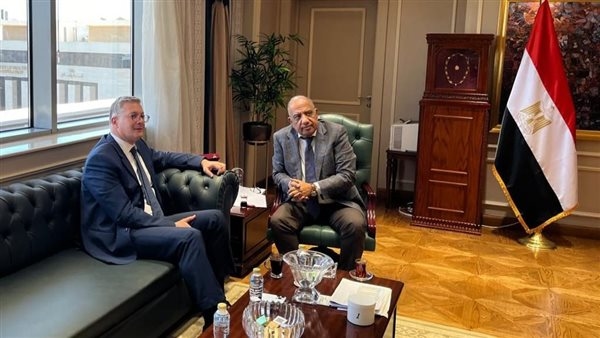 مباحثات مكثفة بين الكهرباء والبترول لتوفير احتياجات محطات التوليد من الوقود