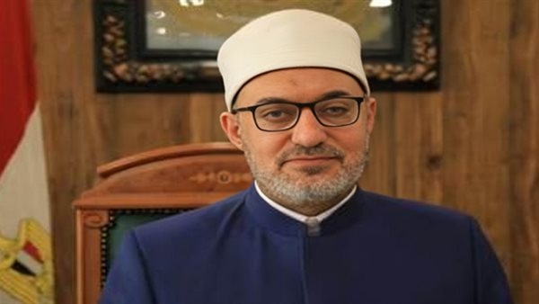 دار الإفتاء: يجوز إلقاء السلام بين الرجال والنساء إذا أُمنت الفتنة