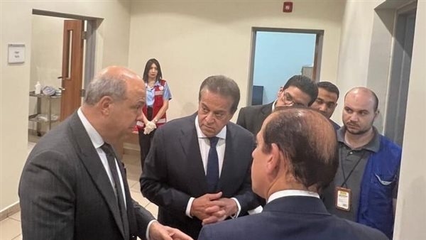 وزيرا الصحة ووزير الطيران المدني يتفقدان عيادات الحجر الصحي وأجهزة إزالة الرجفان القلبي المستحدثة بمطار القاهرة الدولي
