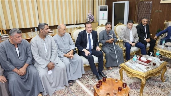 محافظ المنوفية يلتقي أسر شهداء كفر السنابسة.. اعرف التفاصيل