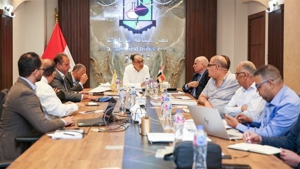 وزير قطاع الأعمال: خطة عاجلة لإحياء الدلتا للأسمدة.. وزيادة الطاقات الإنتاجية بمصانع النصر