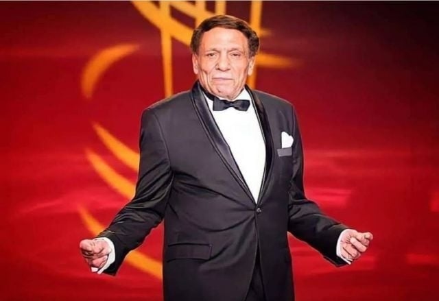 بعد غيابه عن عرس حفيده .. عادل إمام يظهر أخيراً في صورة عائلية (صورة)
