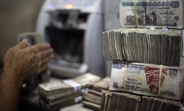 في ثاني أيام دوامه بالشركة.. موظف يسرق 2.4 مليون جنيه