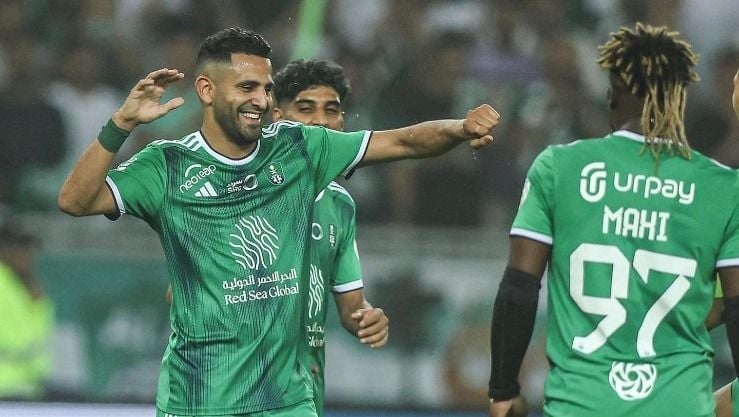 محرز 'أشعر بقرب من الله في السعودية وسعيد جدا في الأهلي'