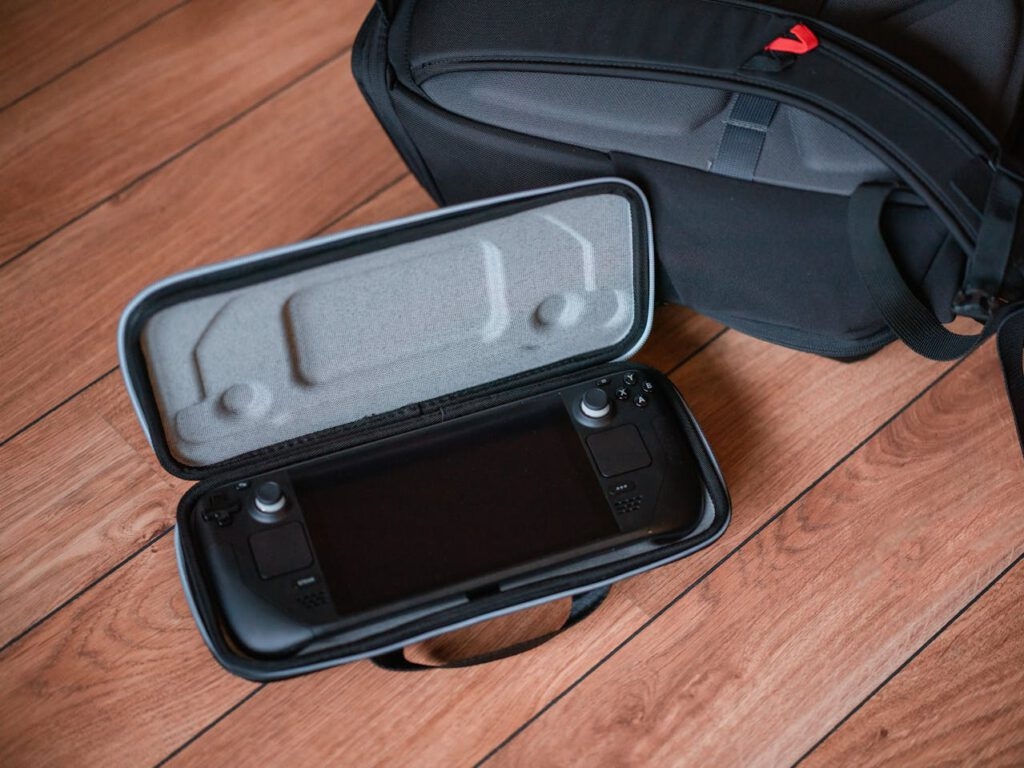 5 Benefits of Buying a Case for Your Portable Gaming Console