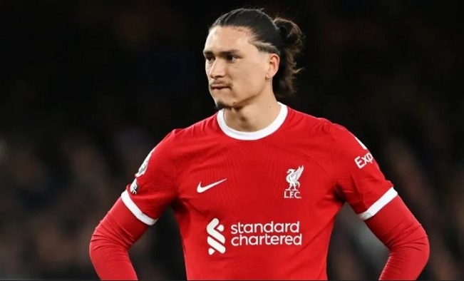 ليفربول يُعرقل مفاوضات نابولي مع نونيز