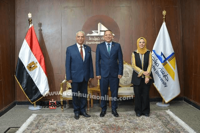 حمدان يستقبل عميد كلية الآثار بجامعة القاهرة