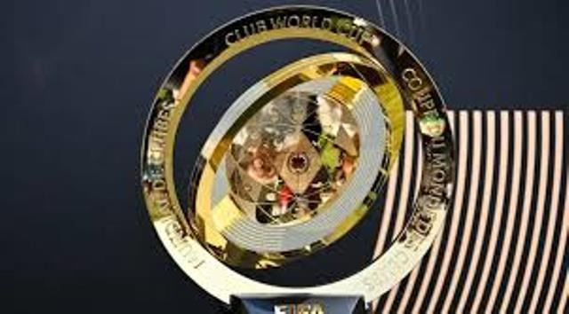 شارة ذهبية من الفيفا لبطل كأس العالم للأندية