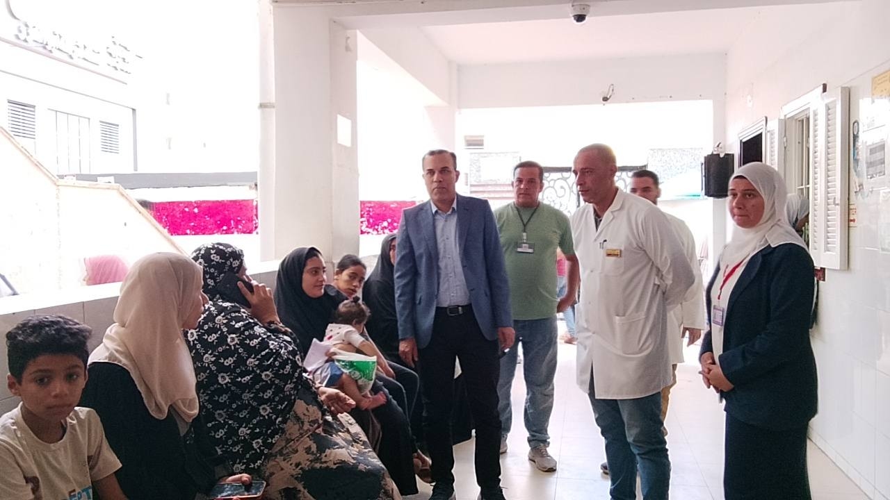 مدير صحة البحيرة يتفقد مستشفى الأطفال بأبوحمص