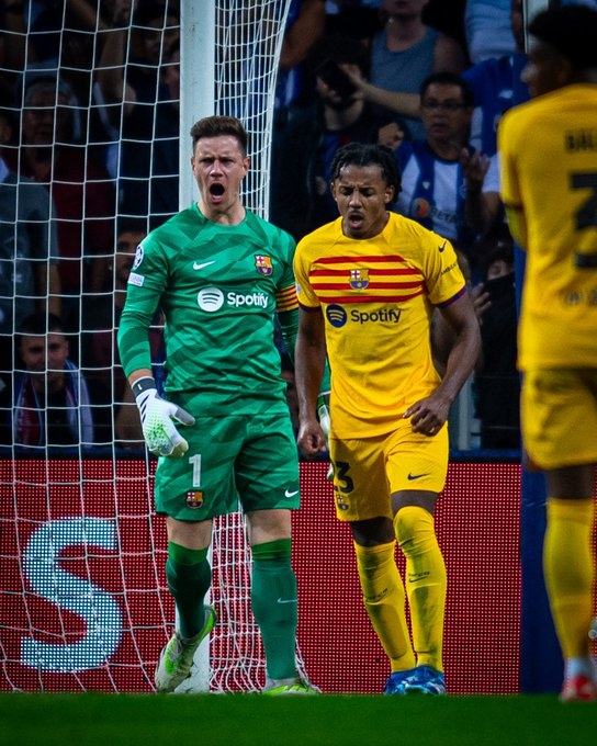 ديكو يجتمع بلاعب برشلونة لمناقشة مستقبله