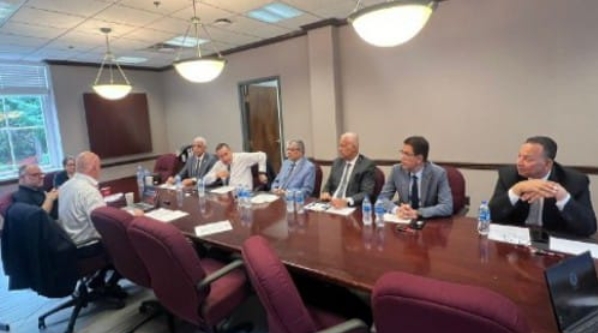 رئيس جامعة بنها يزور جامعة لويفيل الأمريكية لتعزيز التعاون الأكاد