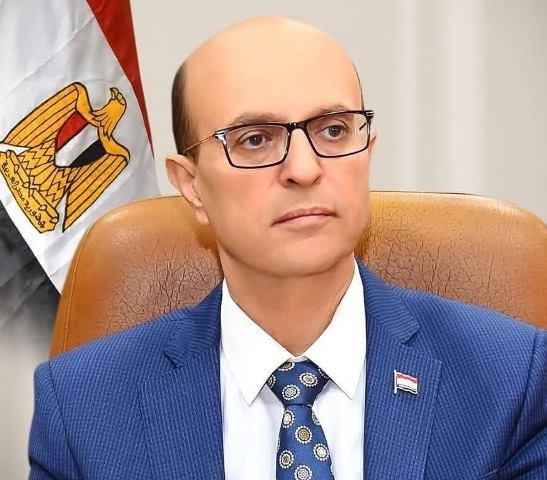 فريق طبى بجامعة أسيوط ينجح في إجراء جراحة تكميم معدة لطفلة