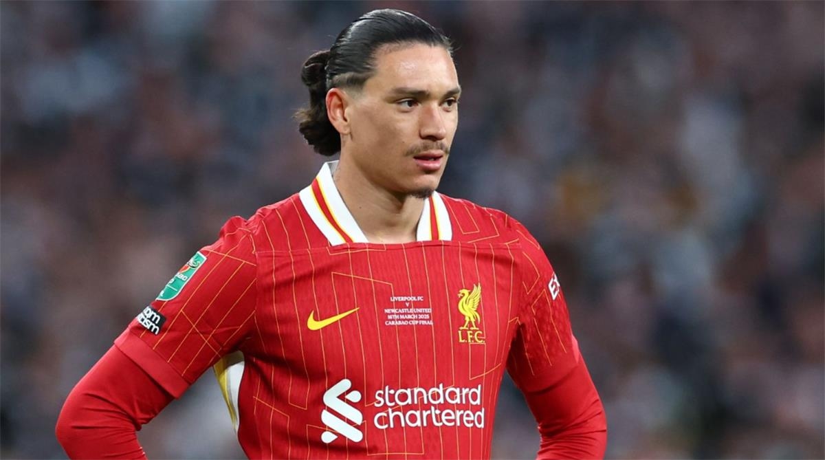 أول رد من ليفربول على عرض نابولي بشأن ضم نونيز