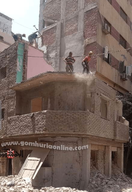 النجار:إزالة عقار آيل للسقوط وداهم الخطورة بسوق الأحد جنوب الجيزة