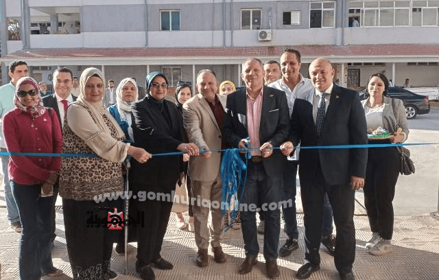 رئيس جامعة دمياط يفتتح معرض مشروعات تخرج طلاب الفنون التطبيقية