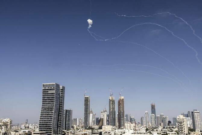 Houthis Again Target Tel Aviv, As Israelis Plead For More US Raids On Yemen