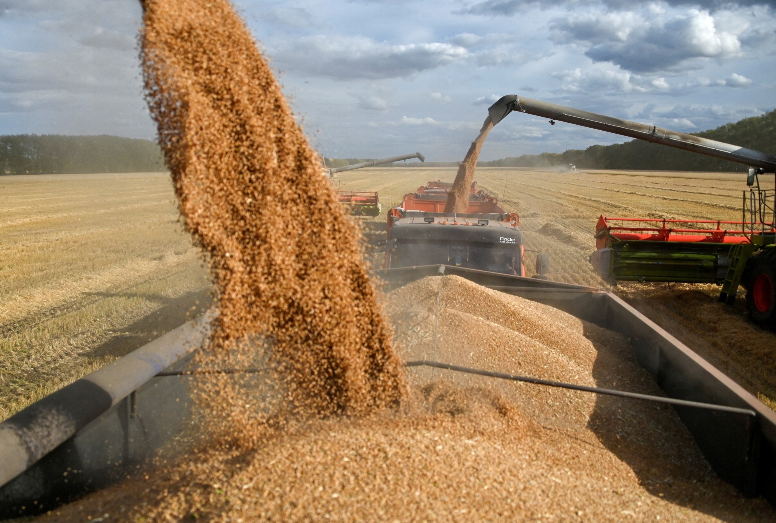 UN's meeting participants urge more control over grain traders