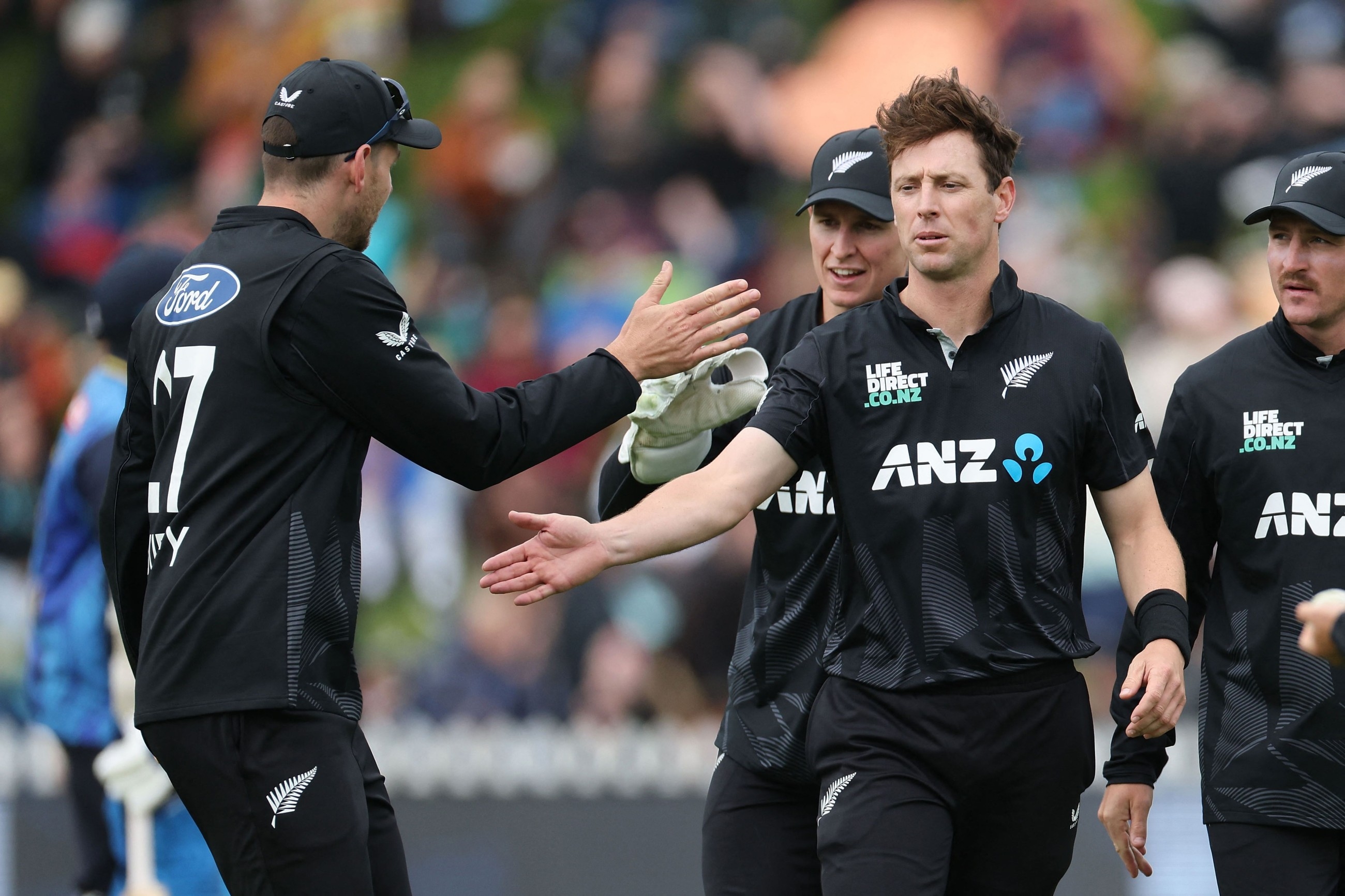 Henry and Duffy shine as gritty New Zealand hold nerve to down SA in tri-series clash