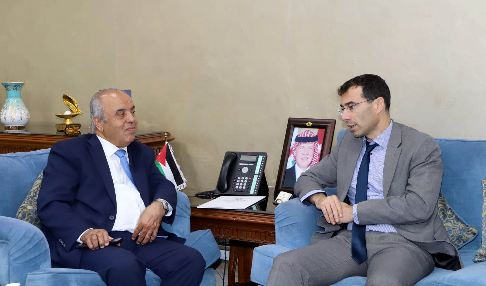 وزير التربية وسفير الاتحاد الأوروبي يبحثان تعزيز العلاقات الثنائية