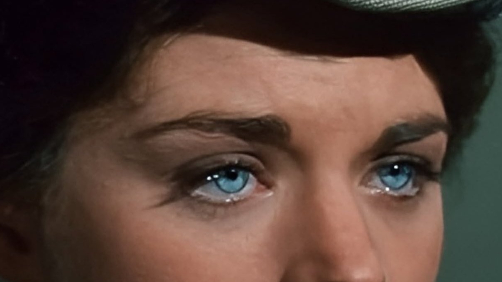 This actor's hyper blue eyes were so ‘distracting', producers made her wear contact lenses