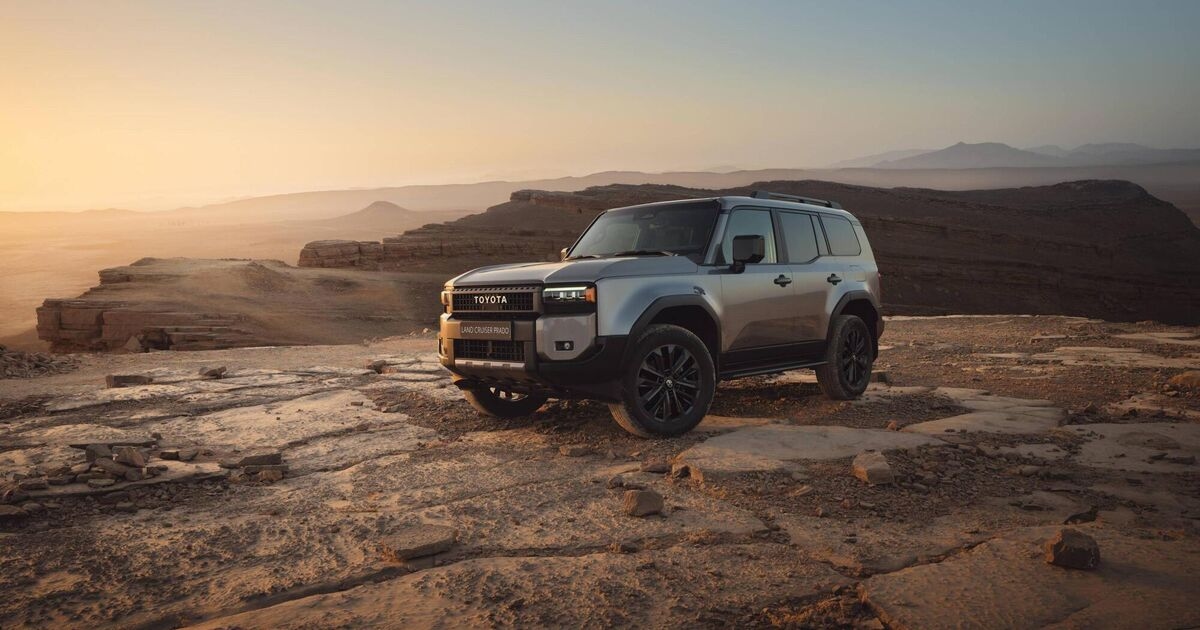 Sit back and enjoy the space and quality of the Toyota Land Cruiser